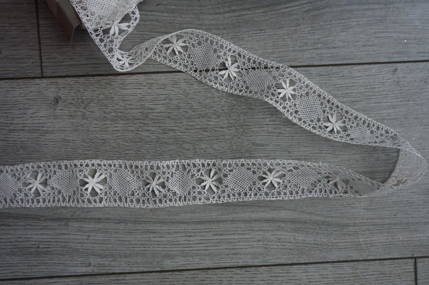 Vintage Crochet Lace Trim with Star Design