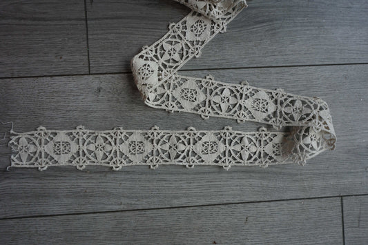 Vintage Geometric Lace Trim