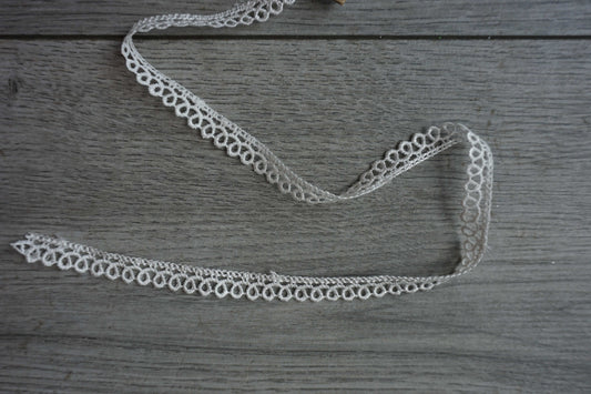 Loop Design Lace Trim