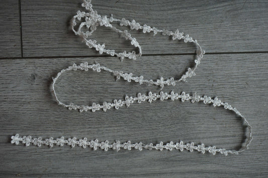 Daisy Lace Trim