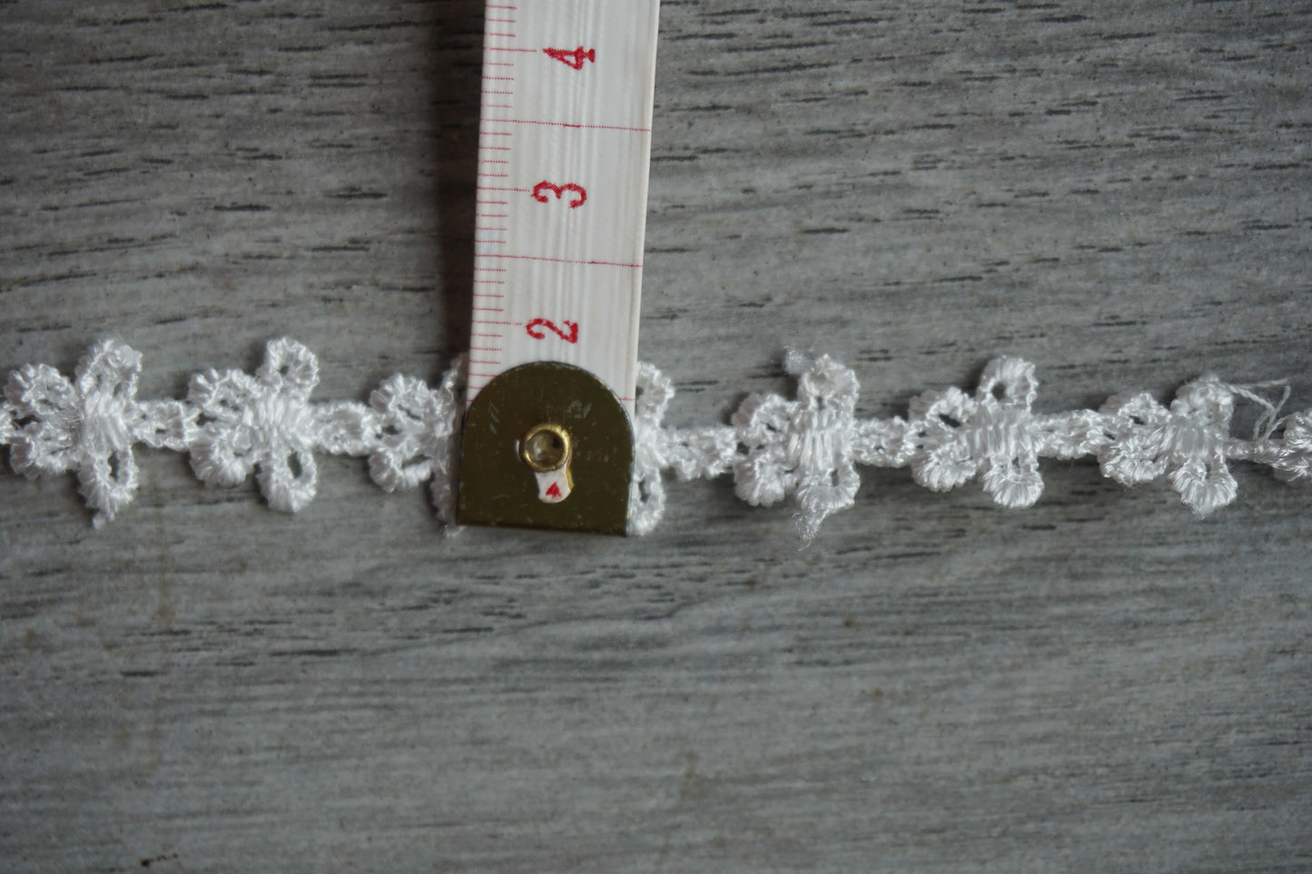 Daisy Lace Trim