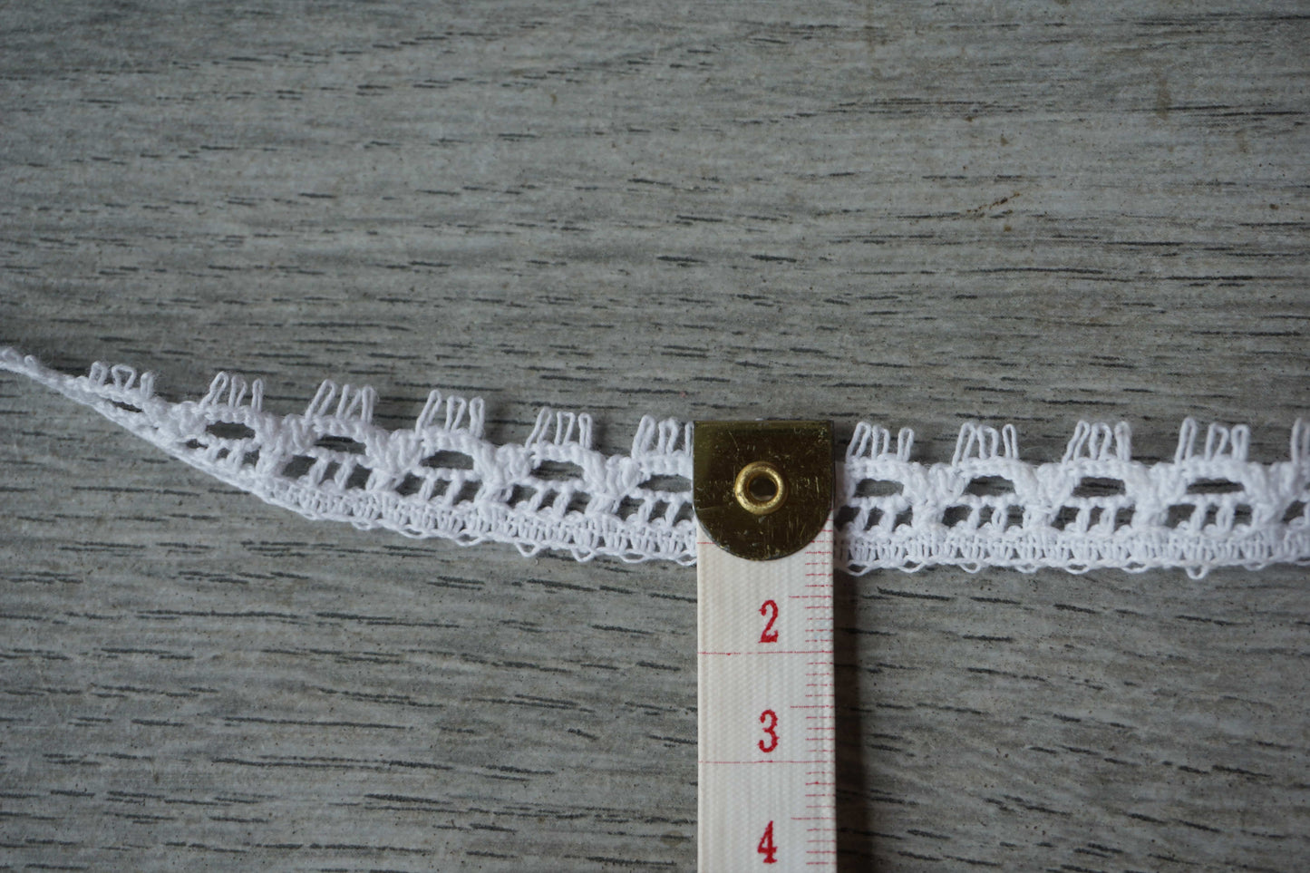 Small Lace Trim with Eyelash edge