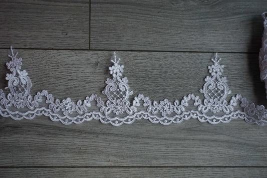 White Lace Trim with Scalloped Edge
