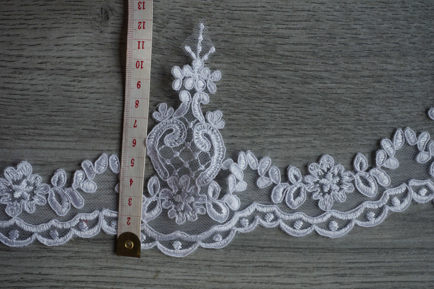 White Lace Trim with Scalloped Edge