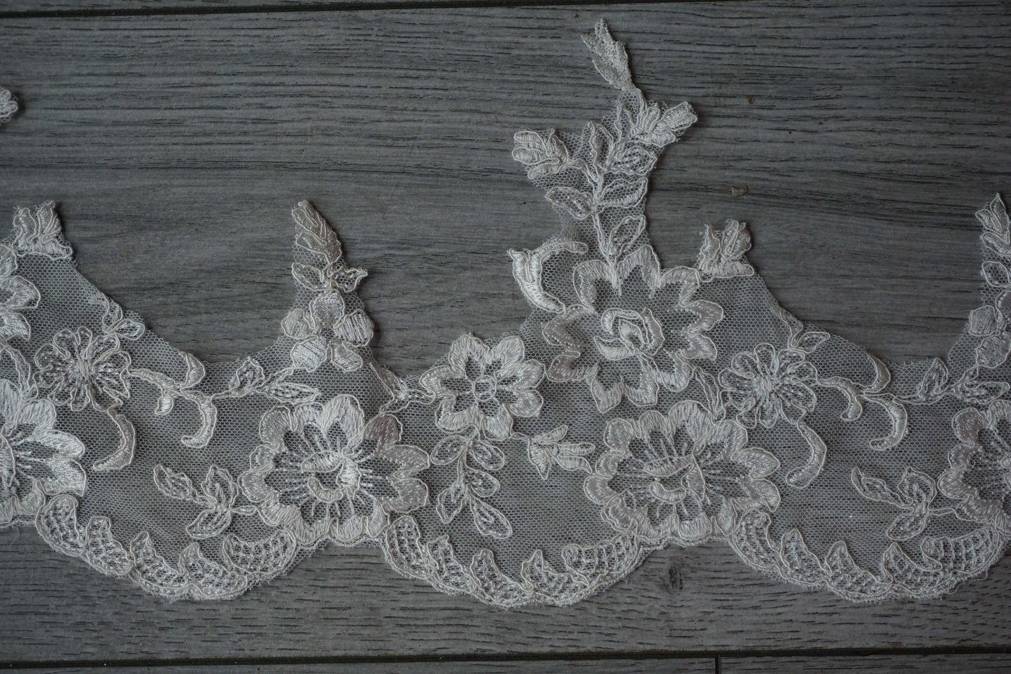 Wide Floral Scalloped Lace Trim