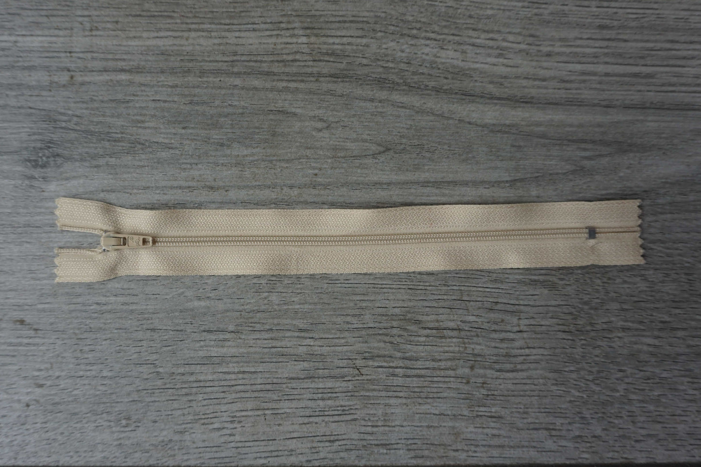 8 Inch Flat Zip – Brown, Beige, Pink & Grey