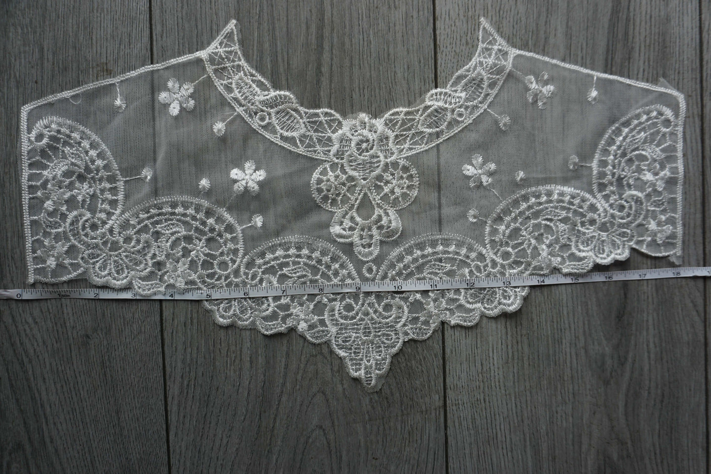 Elegant White Lace Appliqué Collar