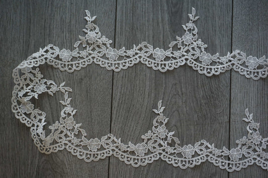 Narrow Lace Trim – Floral Design