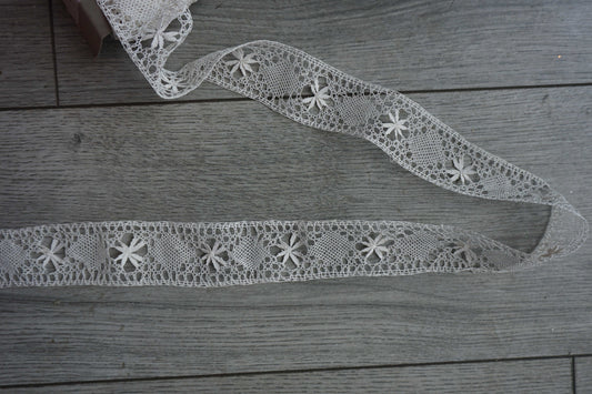 Vintage Crochet Lace Trim with Star Design