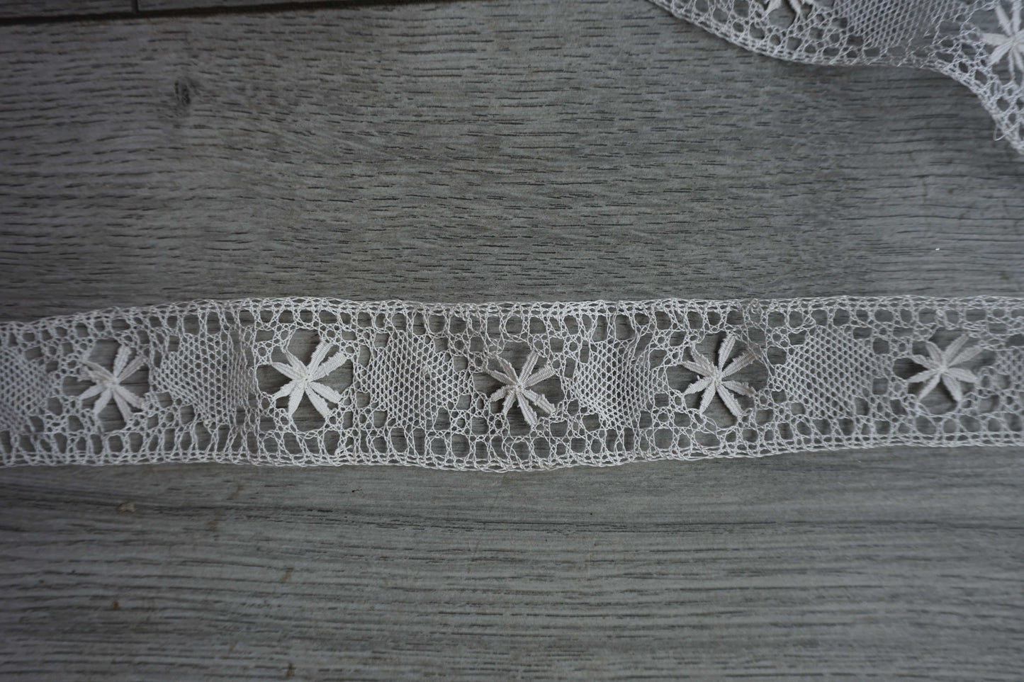 Vintage Crochet Lace Trim with Star Design