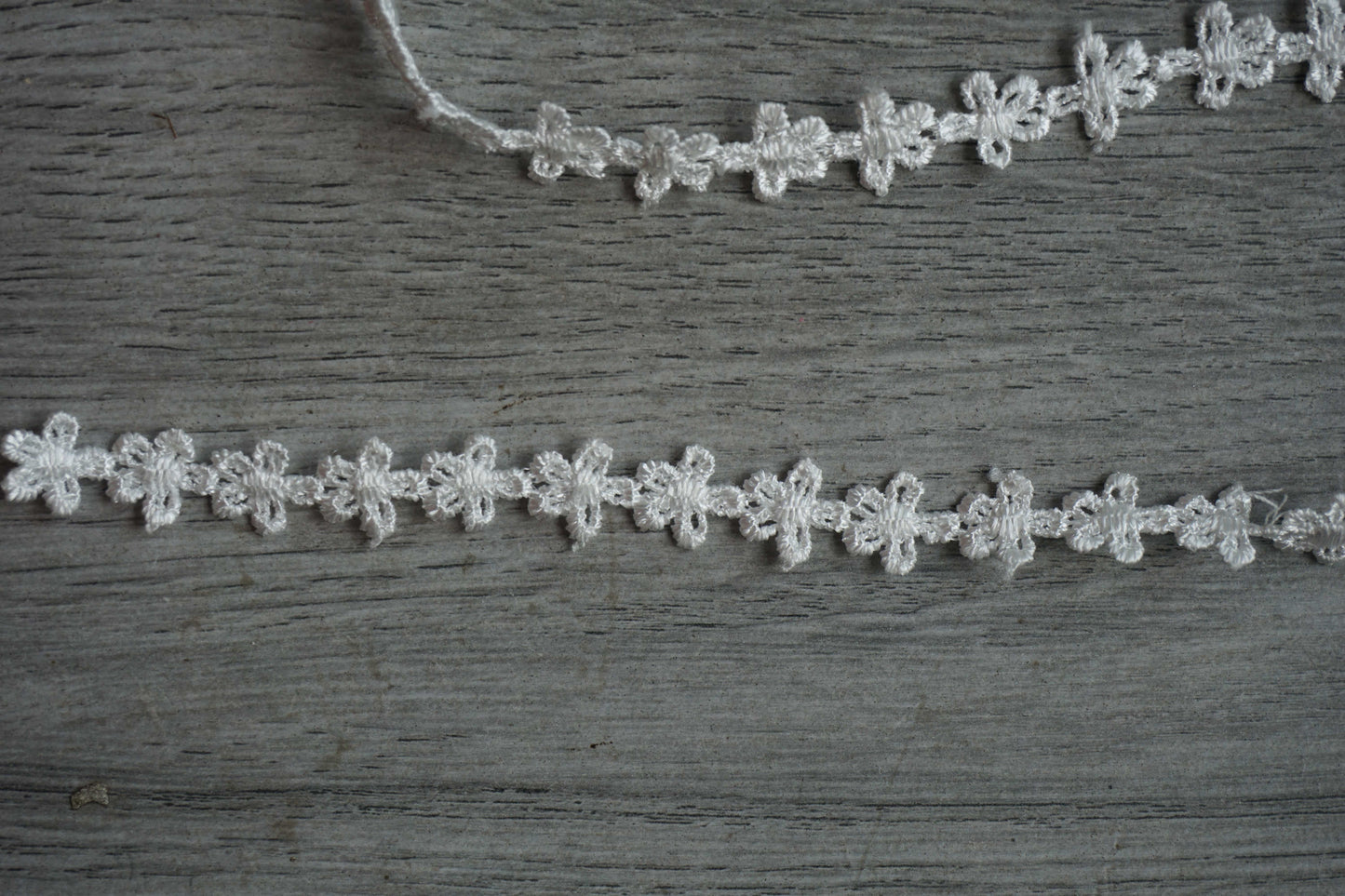 Daisy Lace Trim