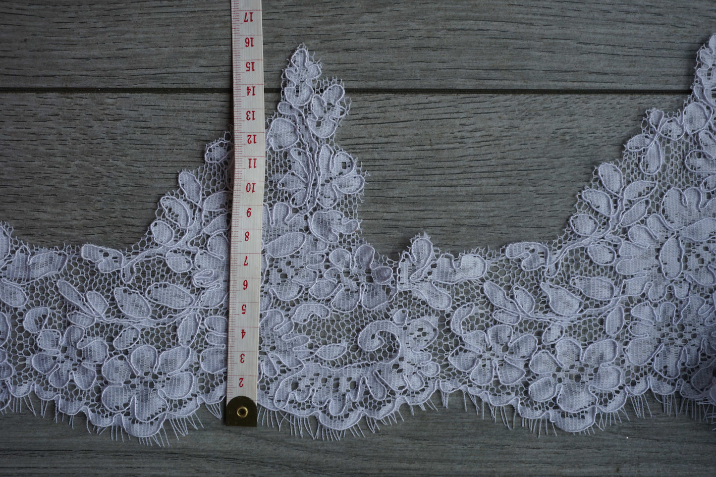 Lace Trim with eyelash edge scallop