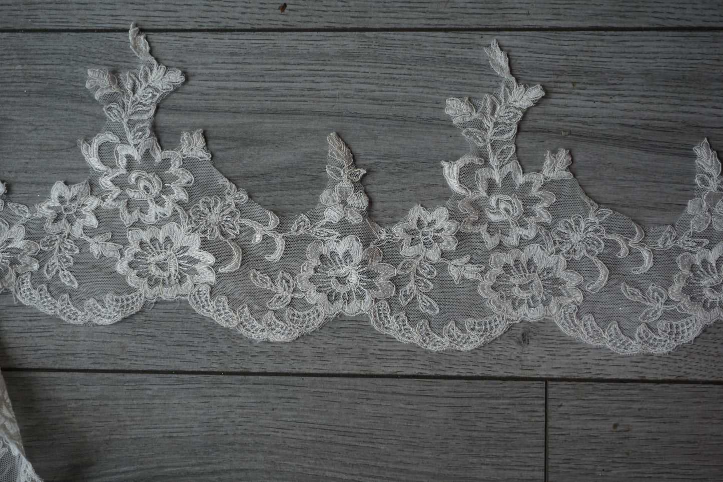 Wide Floral Scalloped Lace Trim