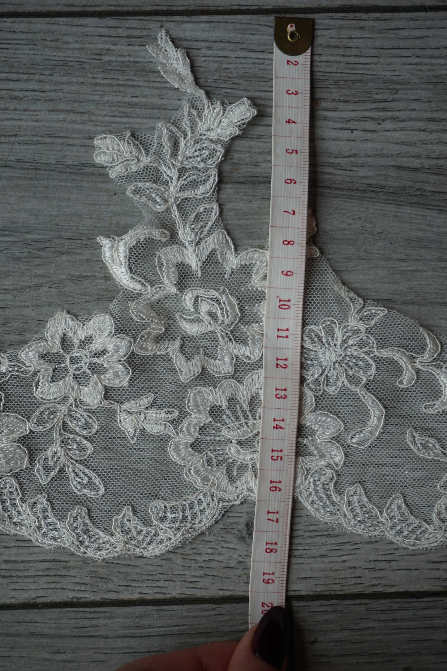 Wide Floral Scalloped Lace Trim