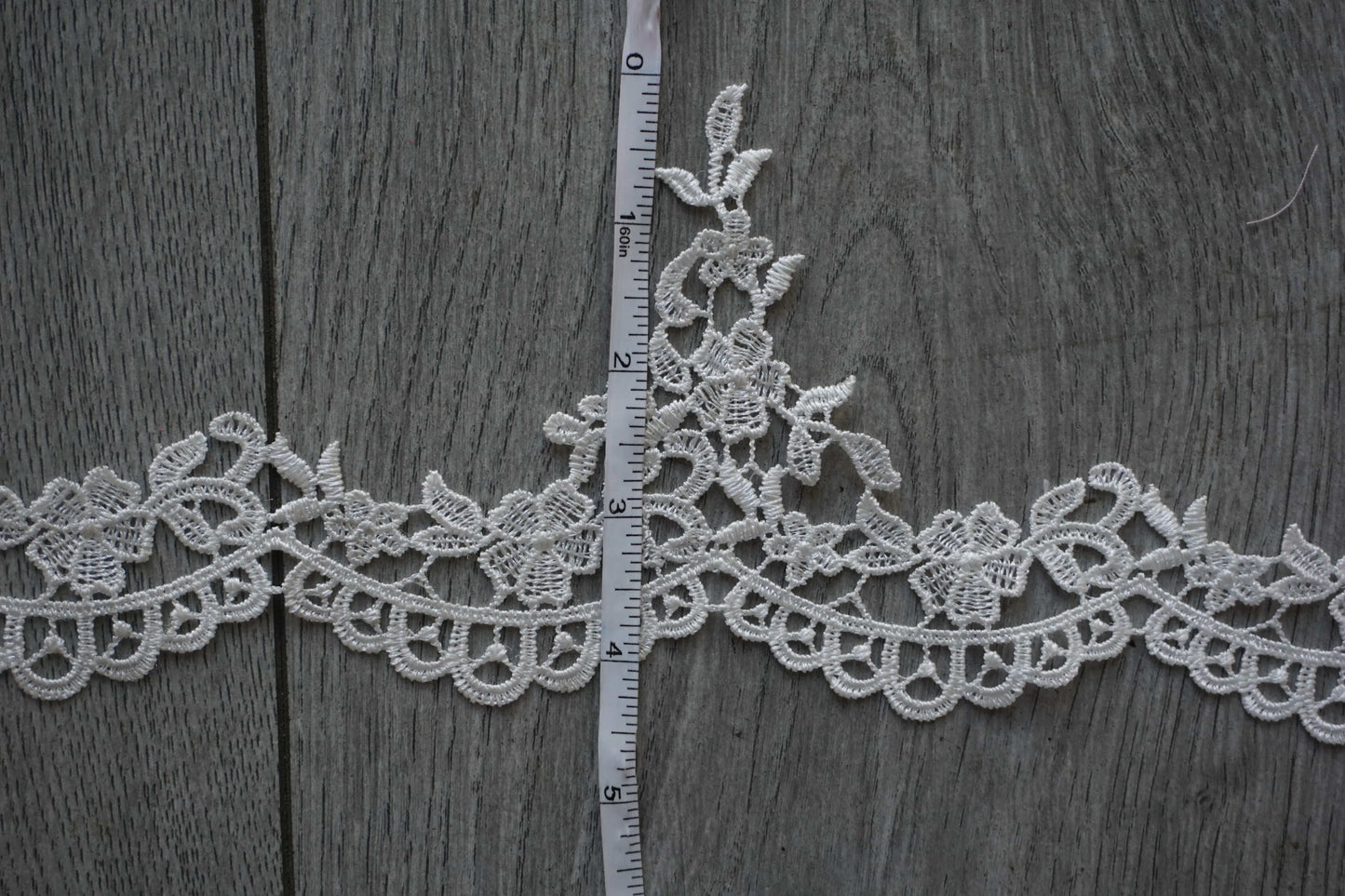 Narrow Lace Trim – Floral Design