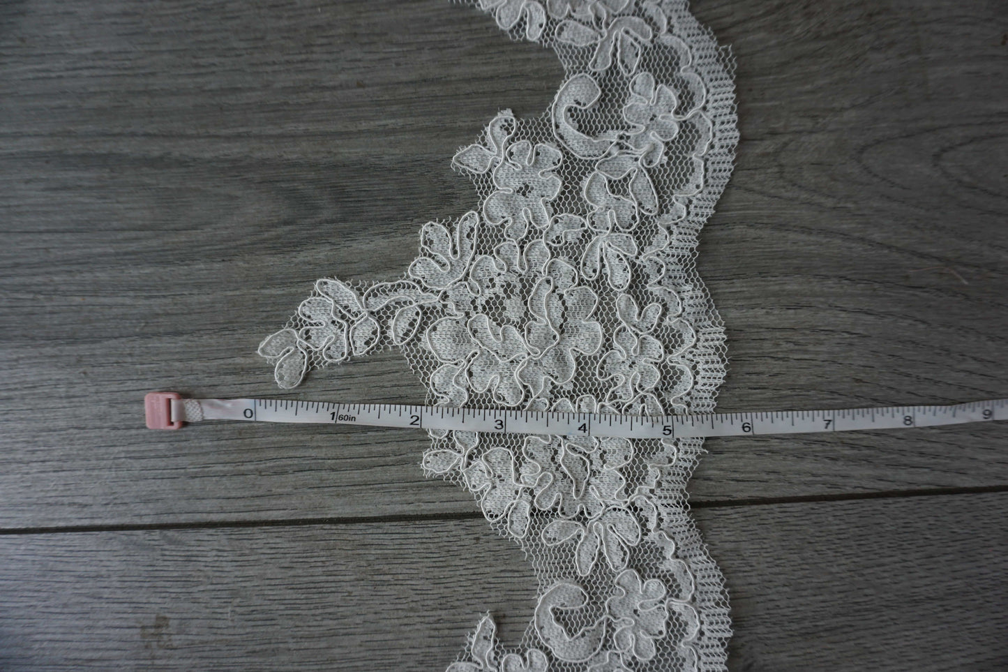 Ivory Lace Trim with Scalloped Edge