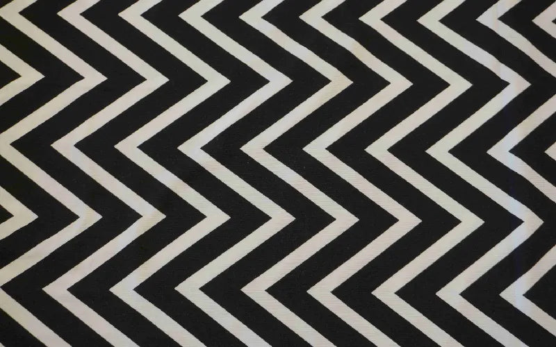 Zig Zag Black & White Jersey